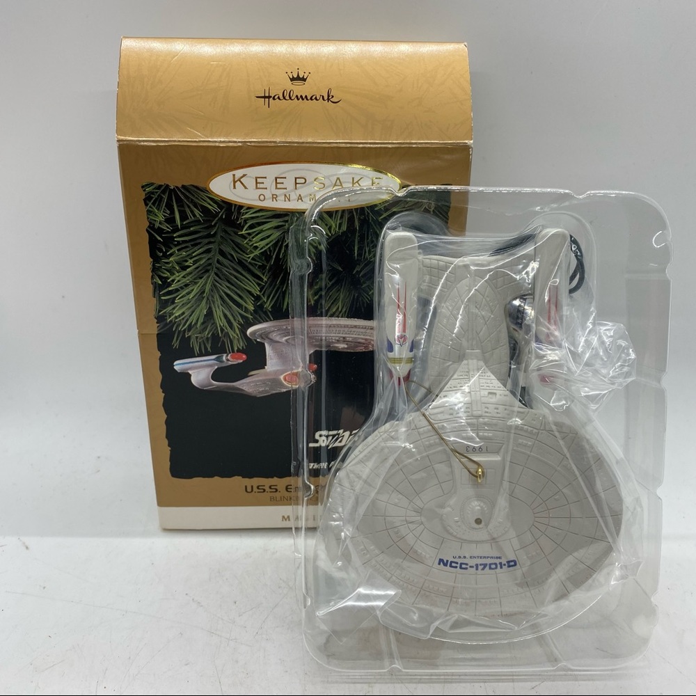 NIB Star Trek Hallmark Keepsake Ornament U.S.S. Enterprise